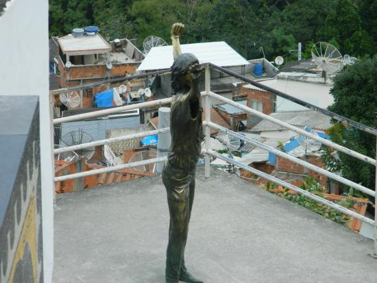 Michael Jackson Statue